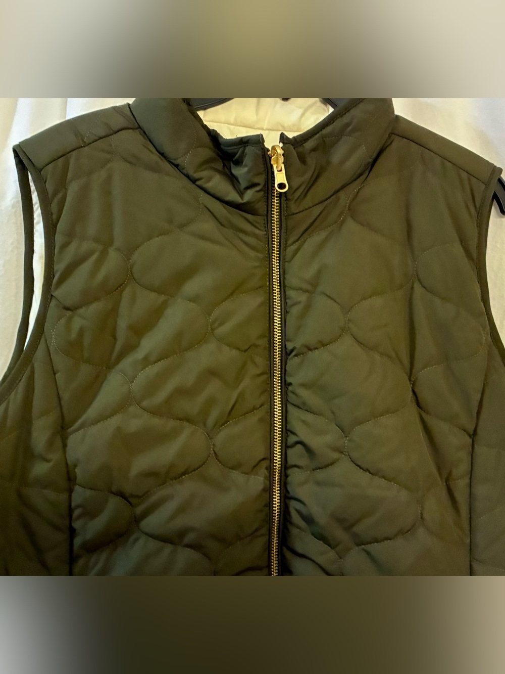 Talbots Reversible cool weather Vest. Olive Green& Ivory. Front zipper 2 pockets - Picture 9 of 15
